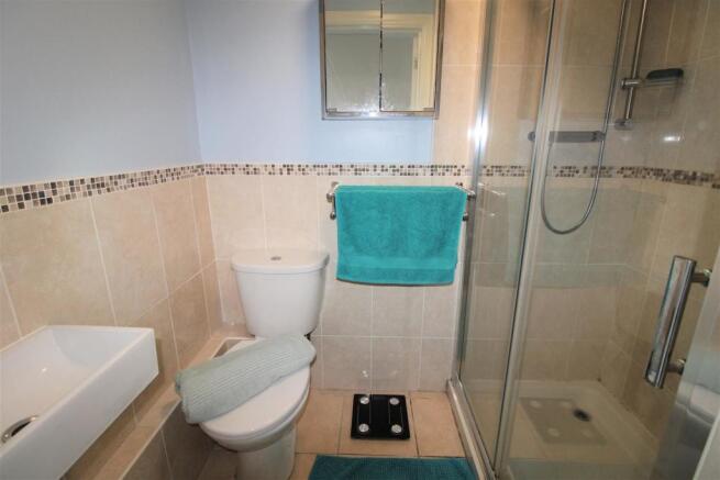 WA40 En-suite.JPG