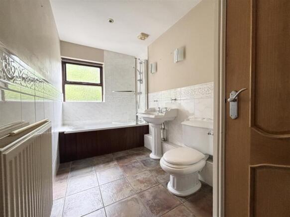 Forge House, 5 Ashford Manor, Fenay Bridge, Huddersfield, HD8 0JY photo 5