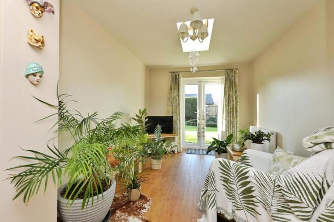 5 bed Detached for sale Image 7