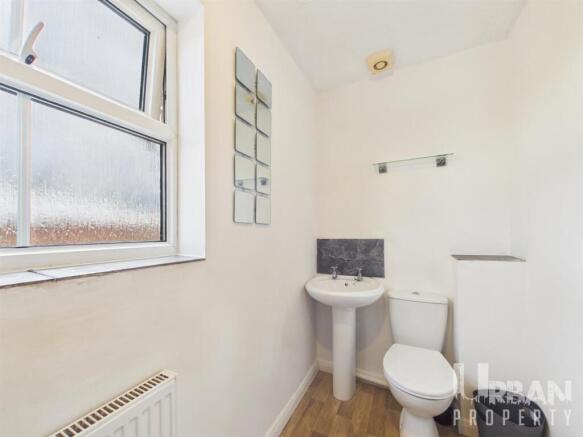 4 bed Detached for sale Image 11