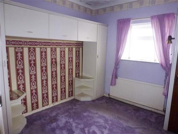 MIDDLE BEDROOM 1