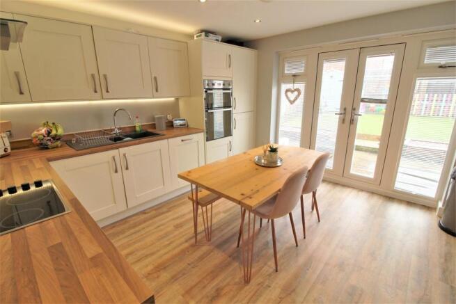 KITCHEN/DINER