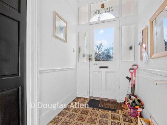 1-bed flat on Argyle Road, Ilford, Essex, £200,000