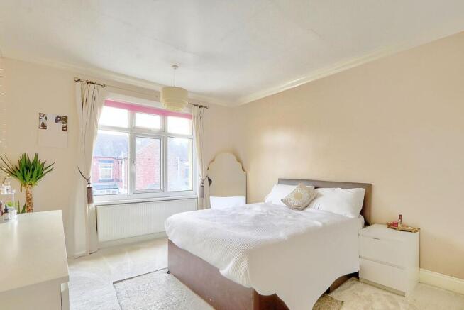 3 bed Terraced for sale Image 9