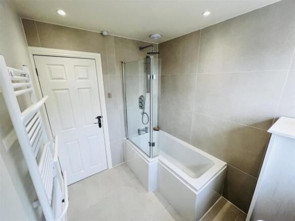 Bathroom B.JPG