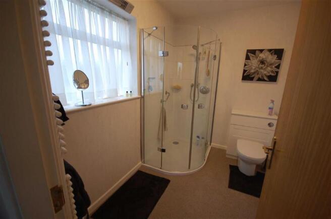 EN SUITE SHOWER ROOM