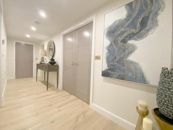 2 bed Flat for sale Image 4