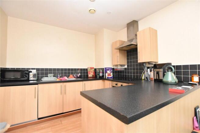 2 bed Apartment for sale Image 5