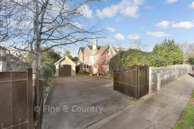 Driveway/Parking