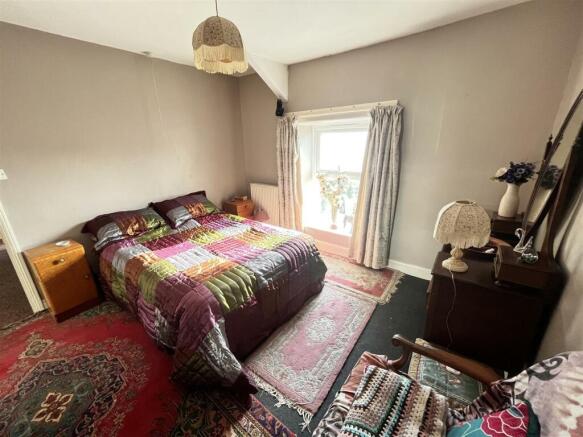 BEDROOM 2