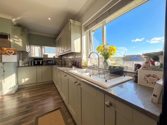 5 bed Detached Bungalow for sale Image 6