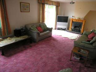 LOUNGE:
