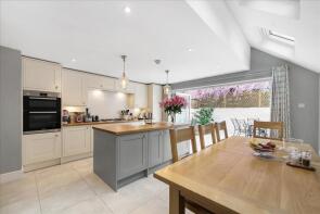 50, Biscay Road, London W6 8JN