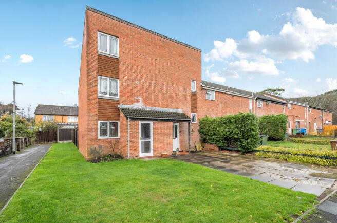 4-bed terraced on Oakdale, Bracknell, Berkshire, £390,000