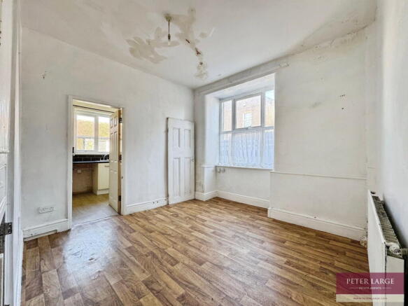 1 South Avenue, Rhyl, LL18 1HU photo 4