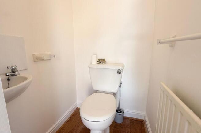 3 bed Semi-Detached to rent Image 7