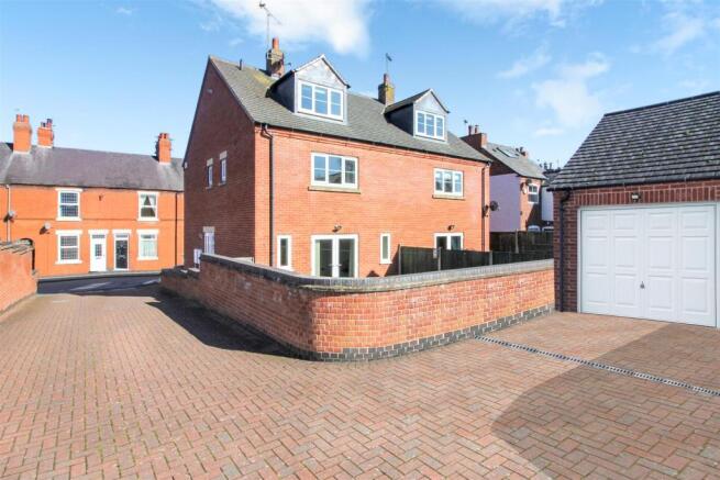 SINGLE GARAGE & PARKING