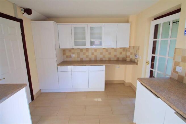 KITCHEN/BREAKFAST RO