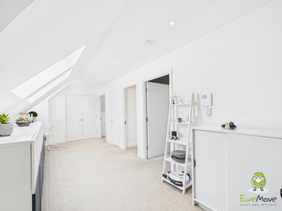 CAM03778G0-PR0193-STILL001