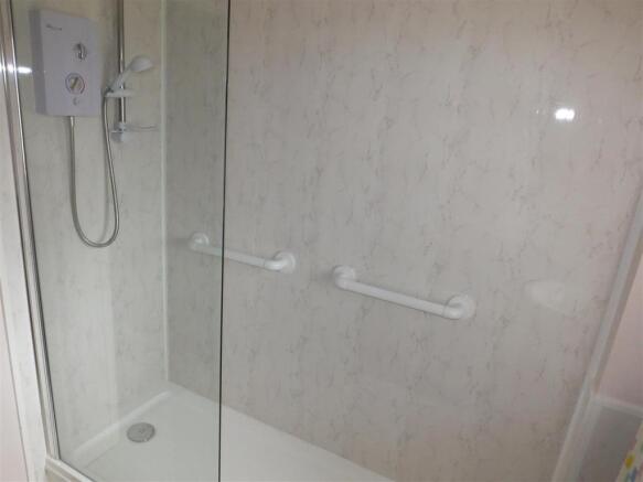 shower room 2.JPG