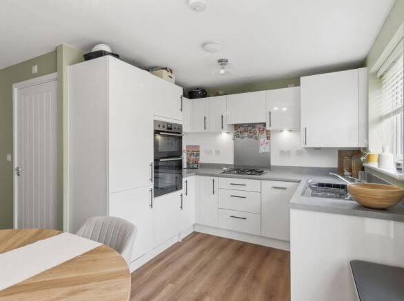 Trusdale Avenue, Dinnington, S25 - View 4