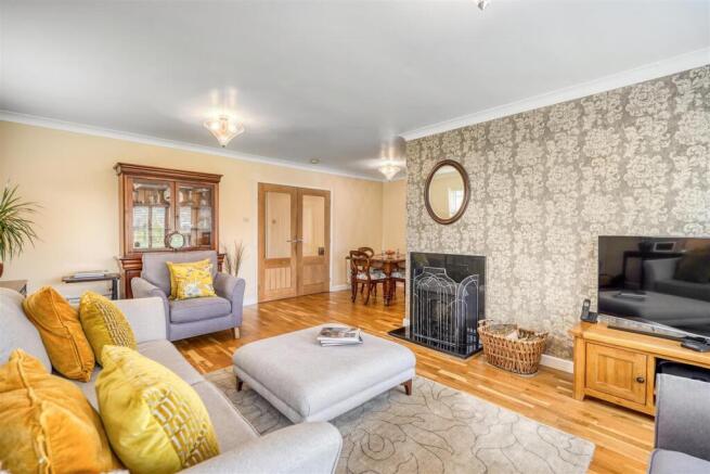 3 bed Detached Bungalow for sale Image 10