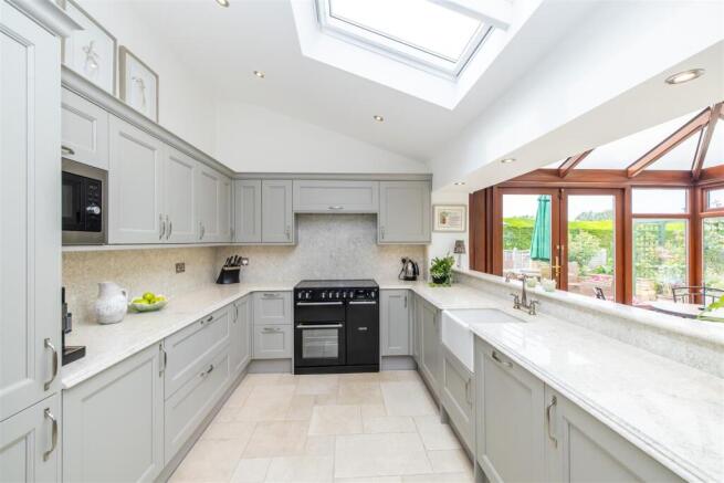 2 bed Detached Bungalow for sale Image 8