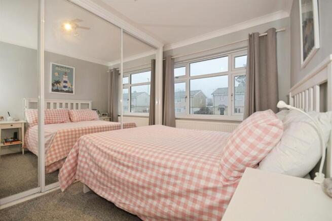 3 bed Semi-Detached for sale Image 9