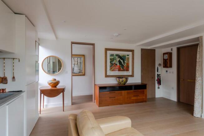 Flat 14 Blake Tower-13.jpg