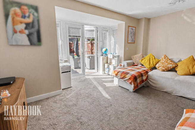 3 bed Town House for sale Image 4