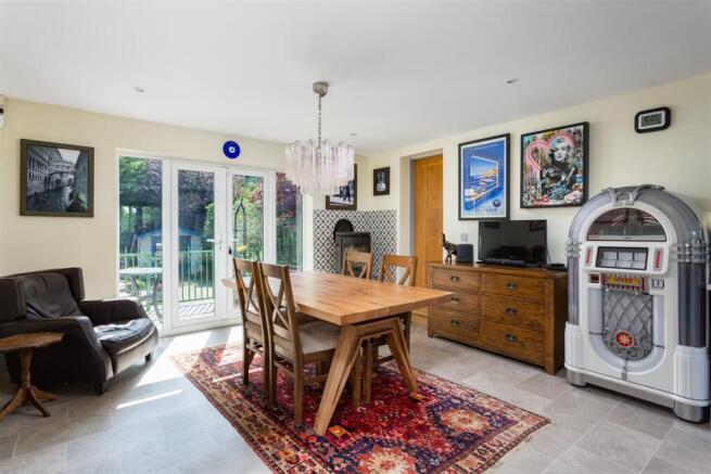 4 bed Detached for sale Image 8