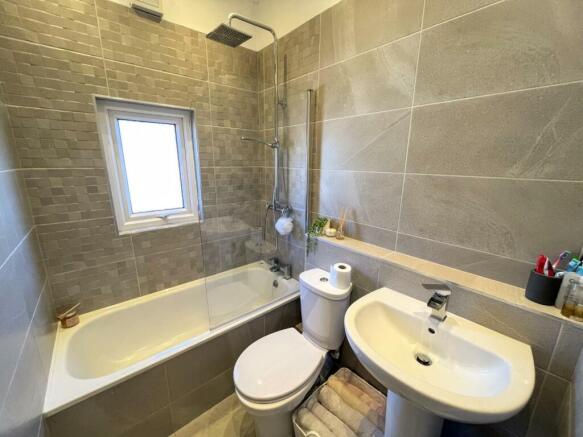 BATHROOM/W.C