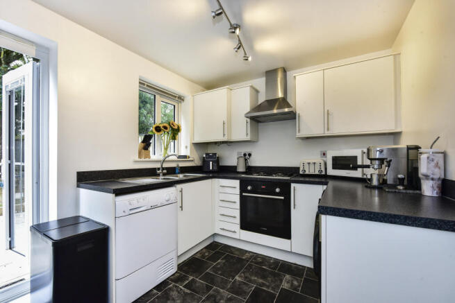 2 bed Semi-Detached for sale Image 8