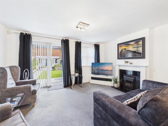 3 bed Semi-Detached for sale Image 4