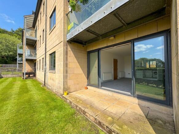 2 bed Flat to rent Image 10