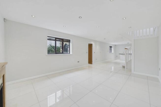 3 bed Detached for sale Image 8