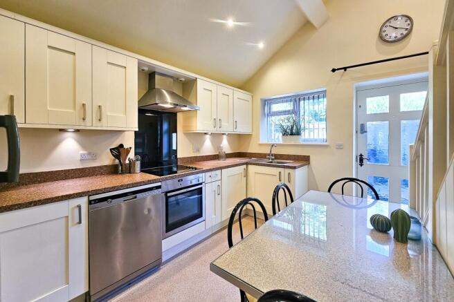 1 bed Flat to rent Image 9