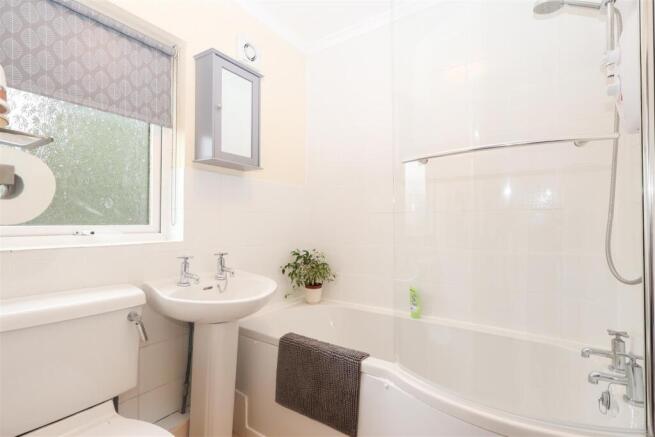 3 bed Terraced for sale Image 12