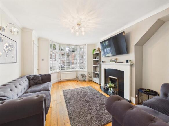 4 bed Semi-Detached for sale Image 2
