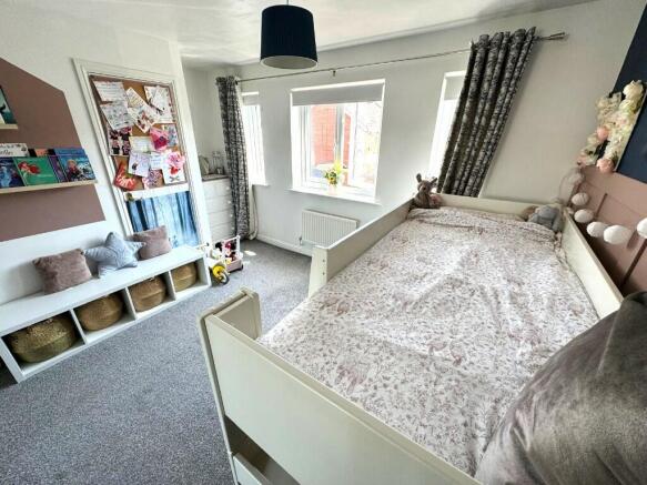 BEDROOM 2