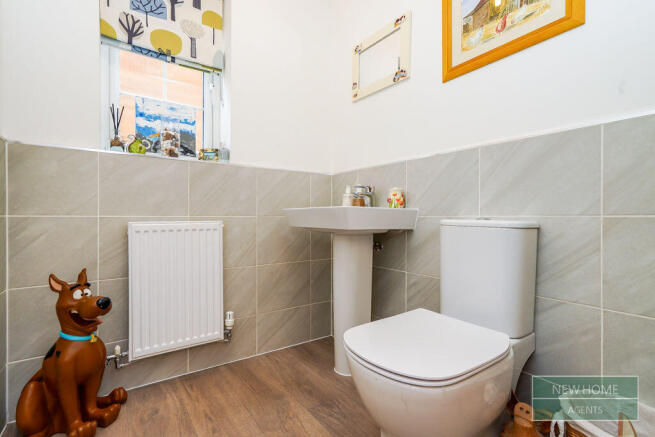 4 bed Detached for sale Image 10