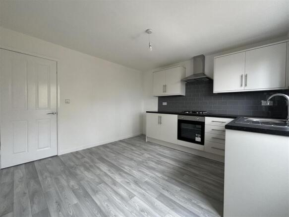 3 bed End of Terrace to rent Image 6