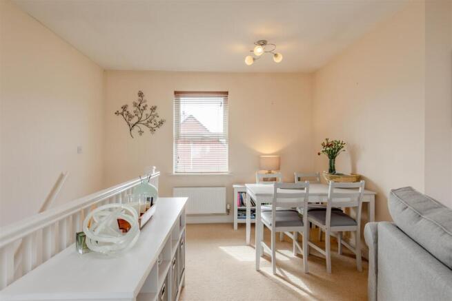 Kittiwake Drive, Portishead Dining Area.jpg