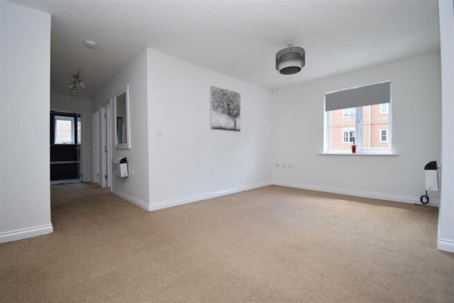 2 bed Flat to rent Image 4