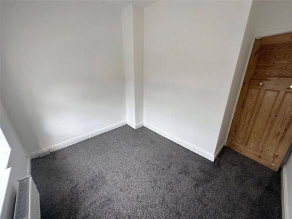3 bed Terraced for sale Image 9