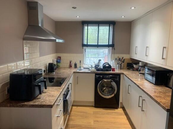 kitchen 3.jpg
