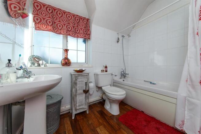 29 Station Way (15 of 20).jpg