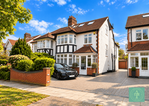 5 Bedroom Semi Detached for Sale
