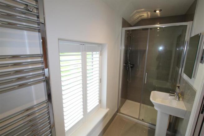 Bed 3 En Suite Shower Room