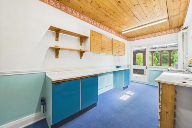 4 bed Semi-Detached for sale Image 9